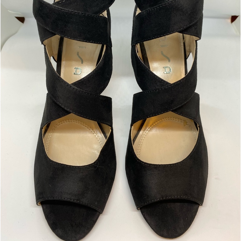 New without tags black Unisa pumps